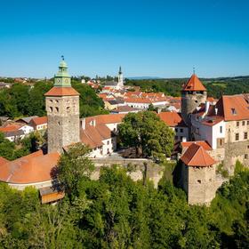 Coole, dicke Mauern: Die Friedensburg Schlaining