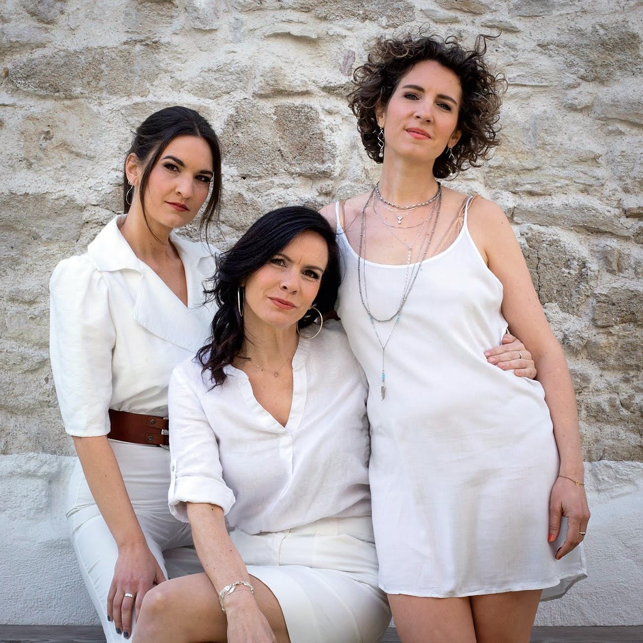 3 Frauen - Schick Sisters und die Mayerin