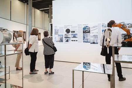 Landesgalerie Eroeffnung Eva Schlegel