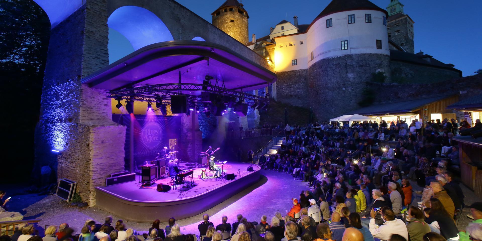Die Burgarena in Schlaining und das Bluesfestival.