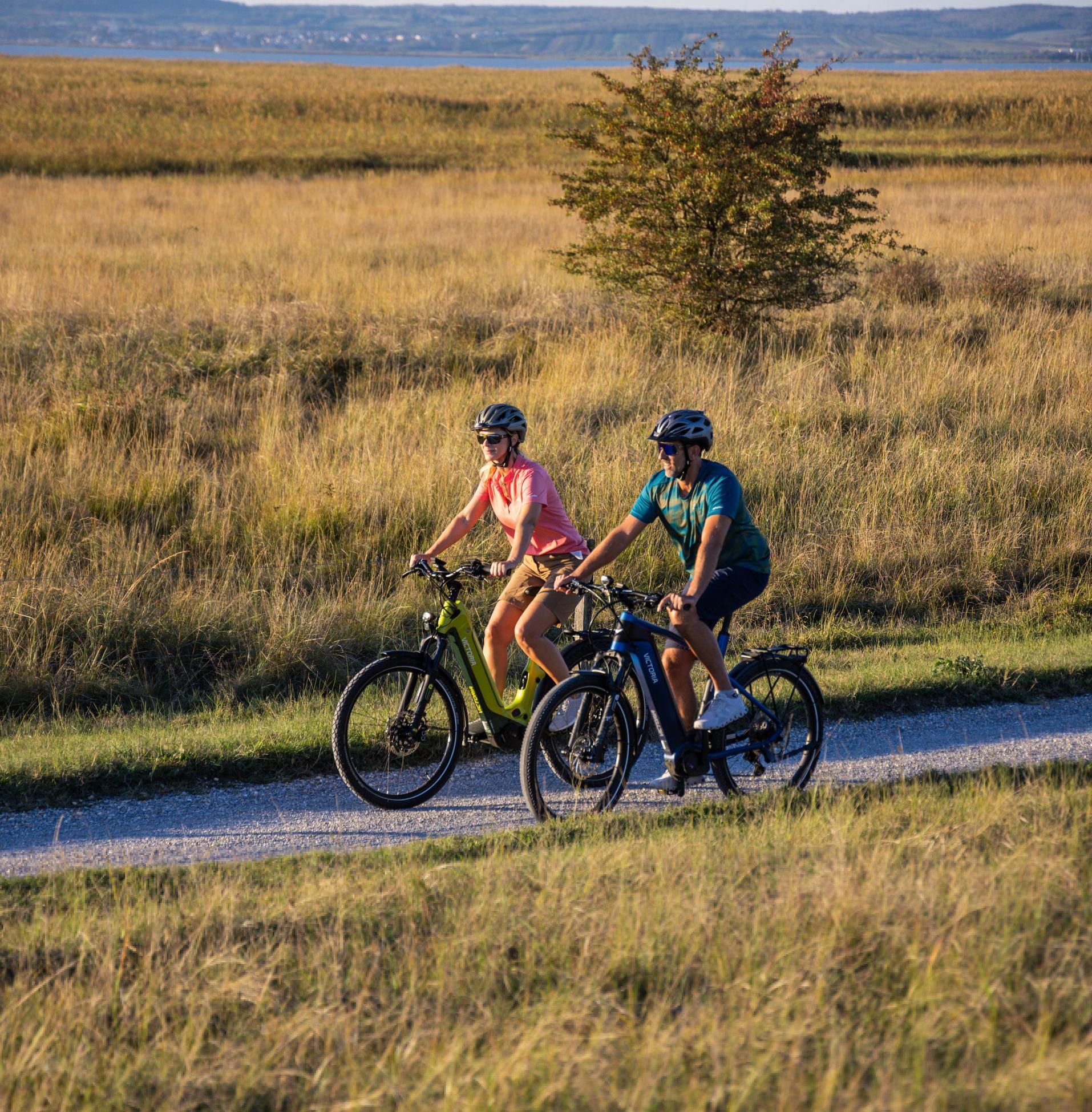 2 Radfahrer © Burgenland Tourismus, Heiko Mandl