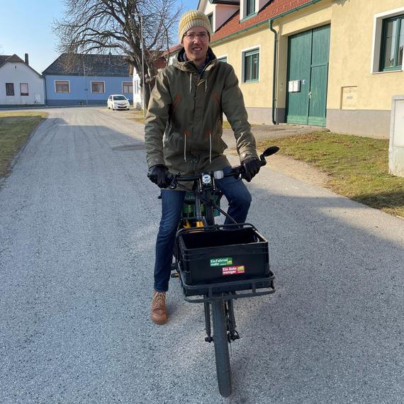 Christian Jordan-Lichtenberger auf dem Rad im Winter