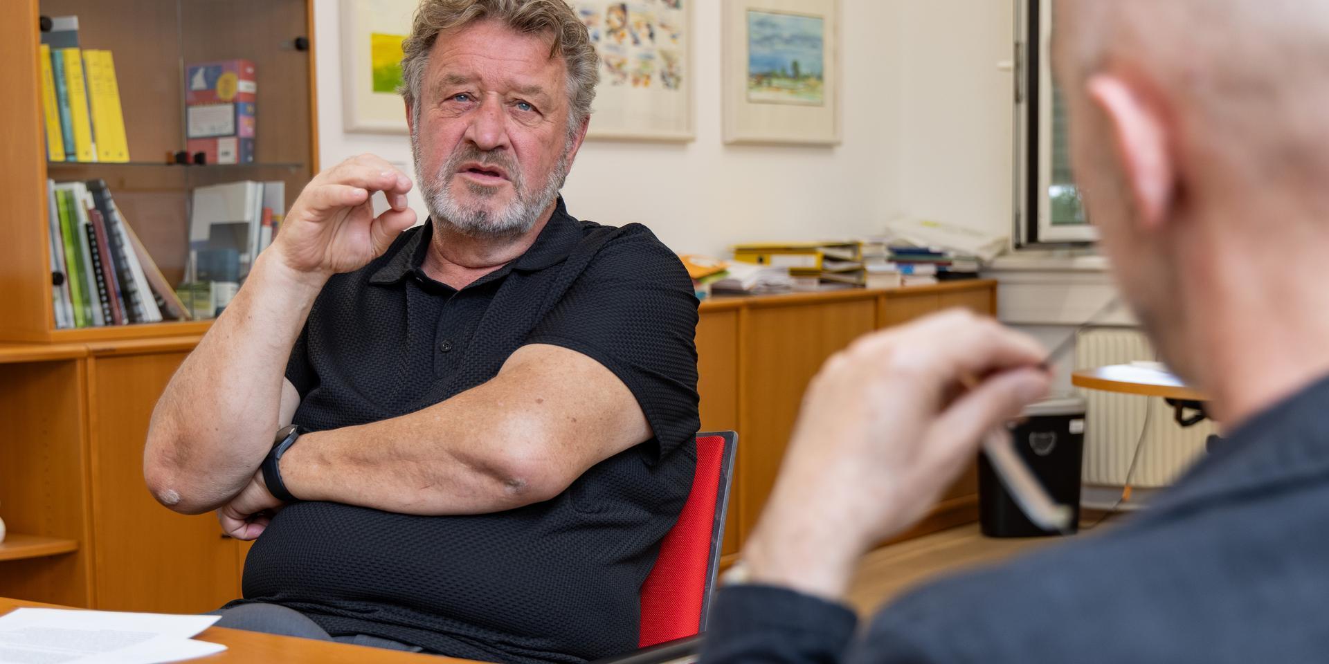Bildungsdirektor Alfred Lehner mit Redakteur Martin Hollweck im Interview 