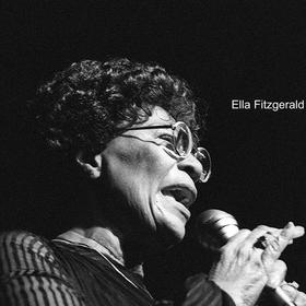 Ella Fitzgerald am Mikrofon 1983