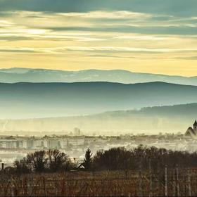 Landschaft und Berge im Burgenland