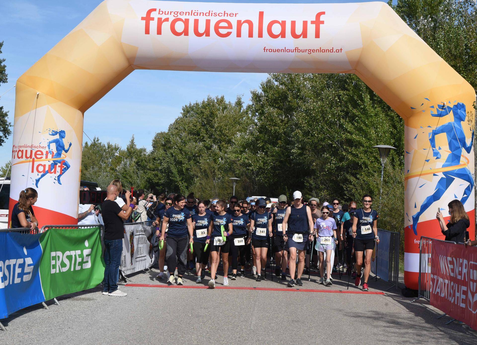 Frauenlauf Frauenkiurchen 03.jpg
